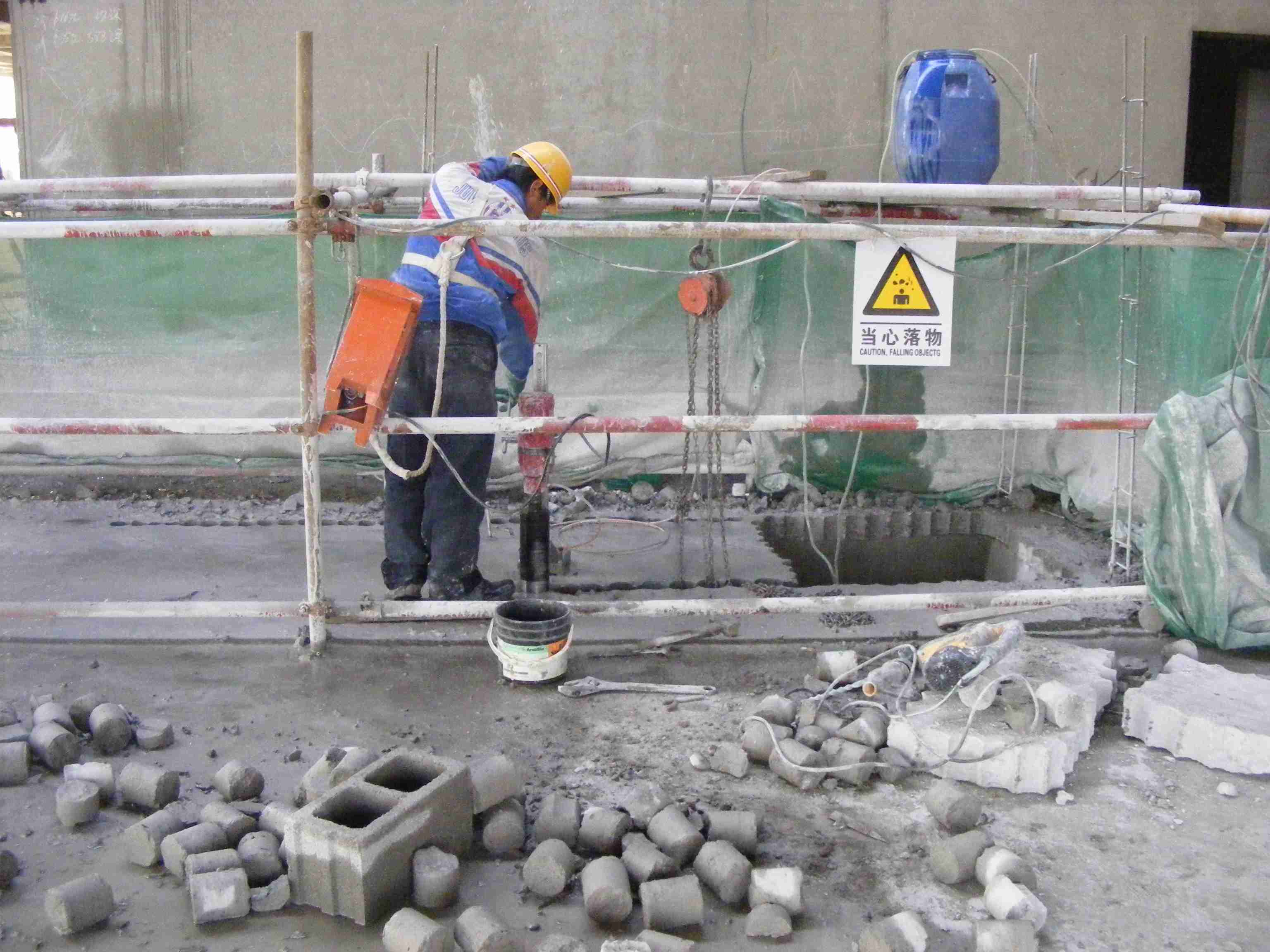 01西單銀座中心改造加固：水鉆切割.JPG